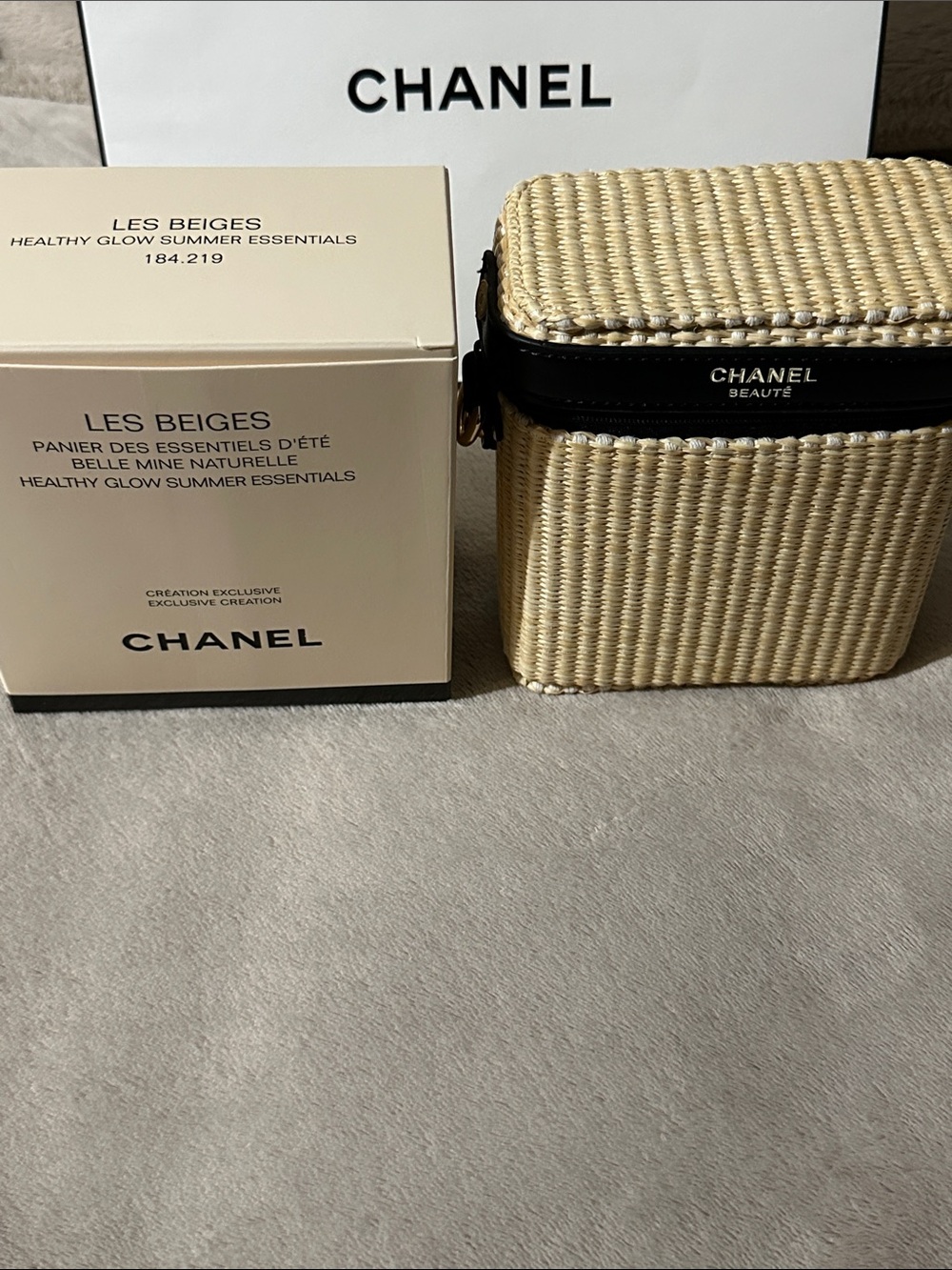 Chanel Beaute’ Les Beiges Glow Summer Essentials Raffia Bag-added Chain 🤩 w Box